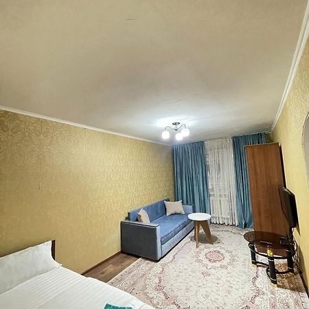 Квартира Рядом Арбата, Гоголя 92 Ałma Ata Zewnętrze zdjęcie