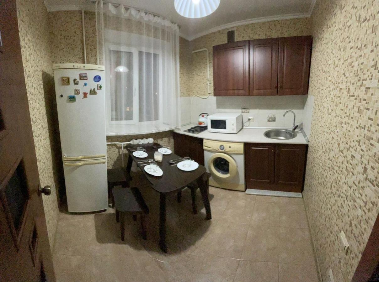 Квартира Рядом Арбата, Гоголя 92 Ałma Ata Zewnętrze zdjęcie