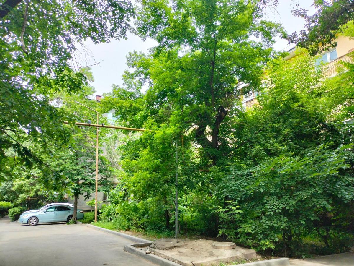 Квартира Рядом Арбата, Гоголя 92 Ałma Ata Zewnętrze zdjęcie